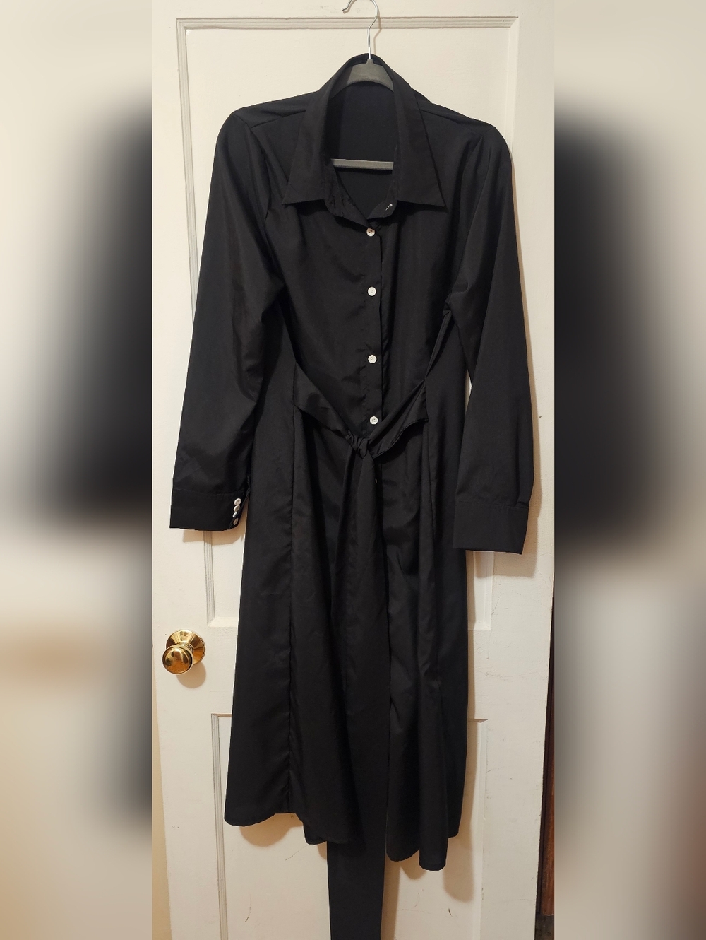 Elegant Black Long-Sleeve Shirt Dress with Tie Waist